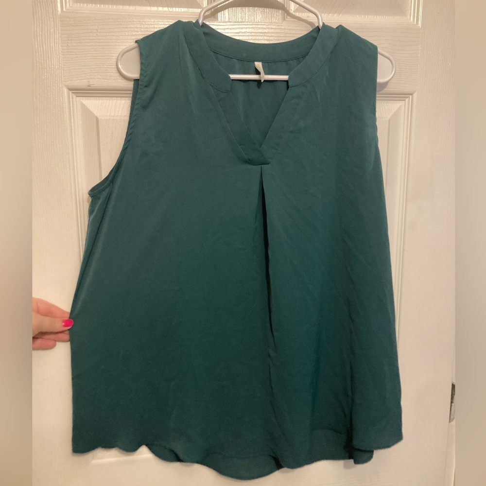 Dark green tank